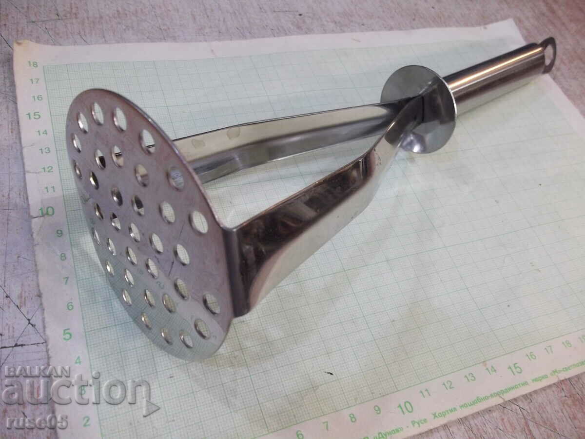 Auction Potato press with ergonomic handle, made of stainless steel Auction Potato press with ergonomic handle, made of stainless steel