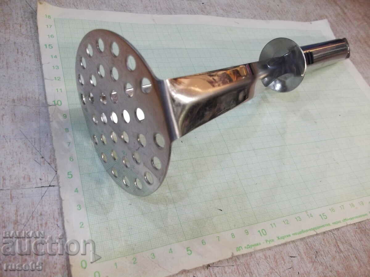 Delivery of Potato press with ergonomic handle, made of stainless steel Delivery of Potato press with ergonomic handle, made of stainless steel