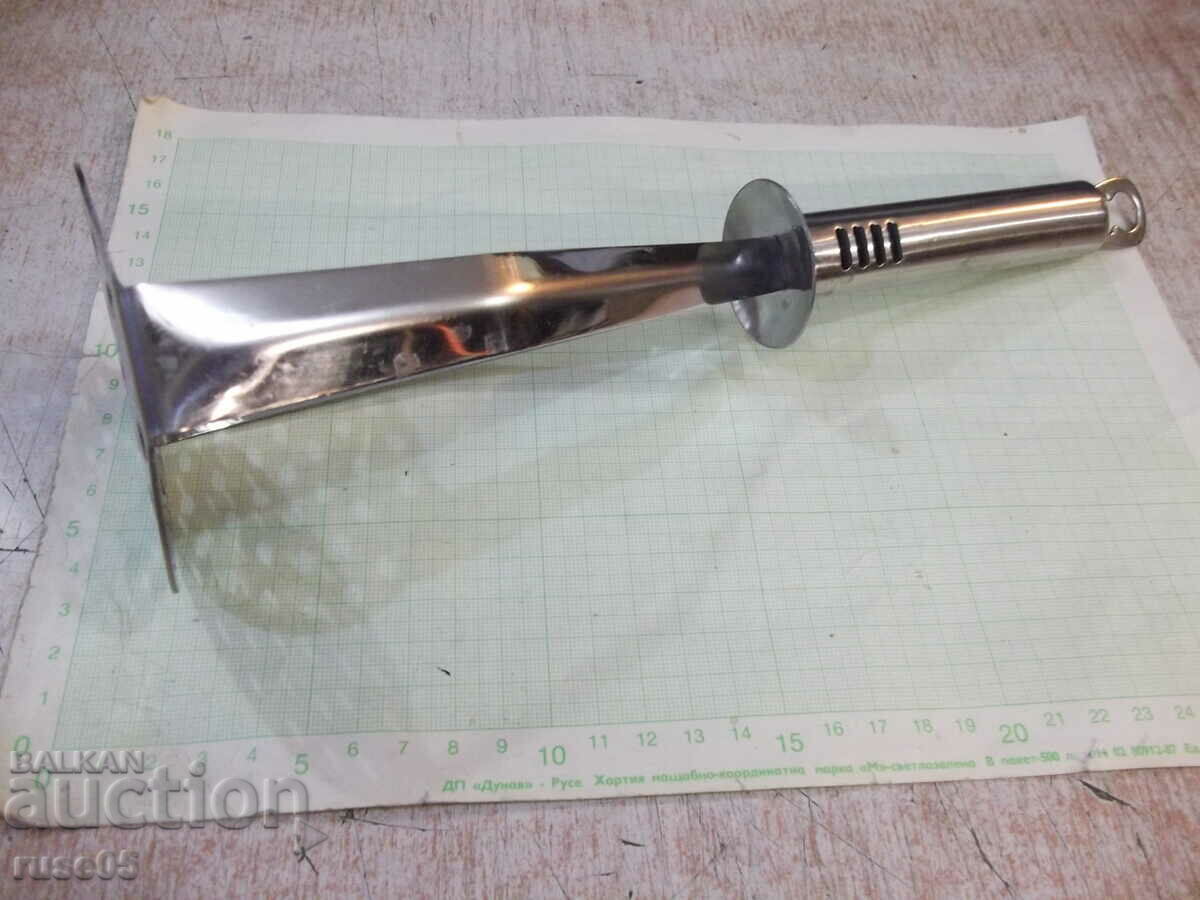 Potato press with ergonomic handle, made of stainless steel - 5 Potato press with ergonomic handle, made of stainless steel - 5