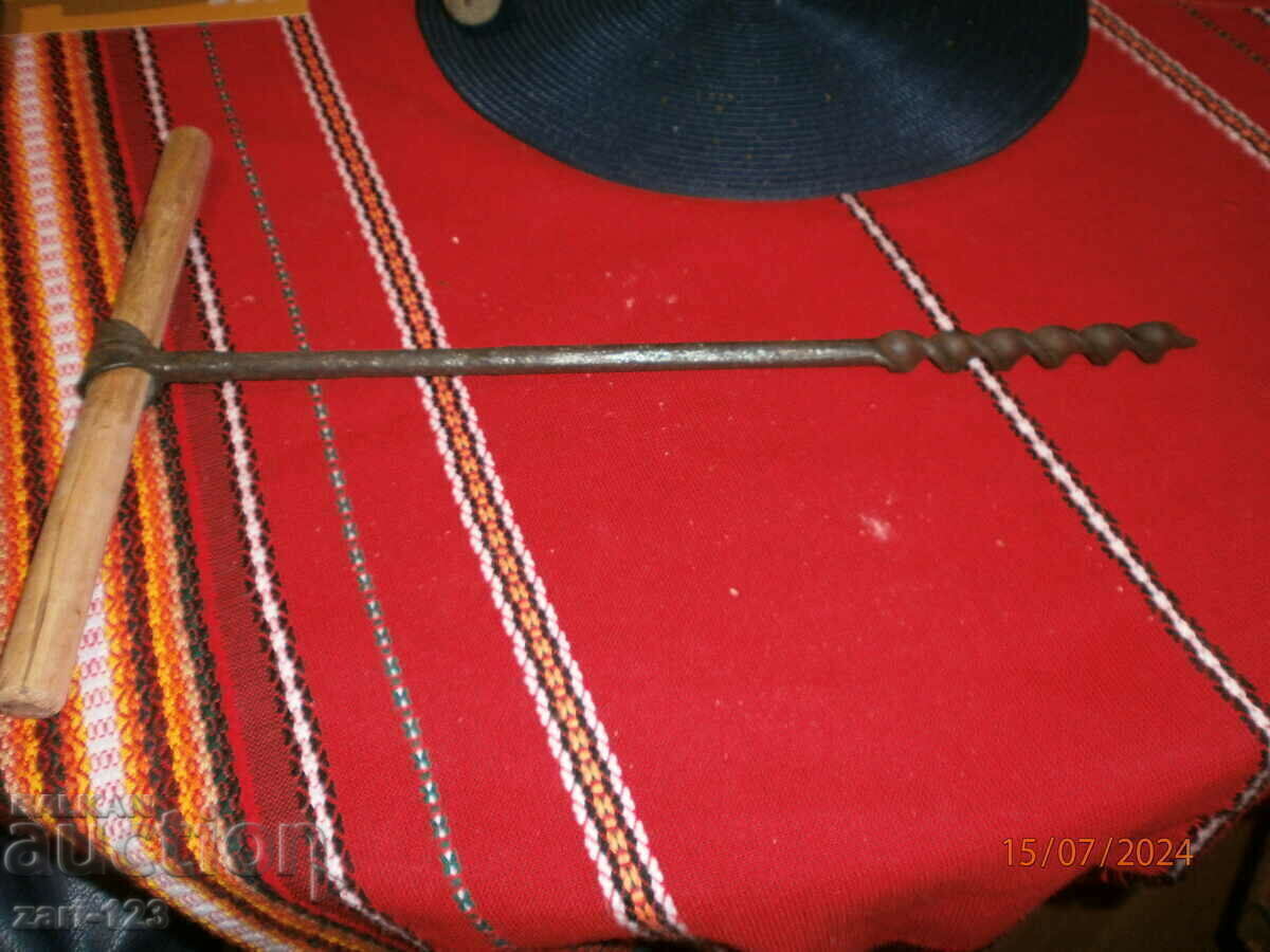 Delivery of An old carpenter's drill Delivery of An old carpenter's drill