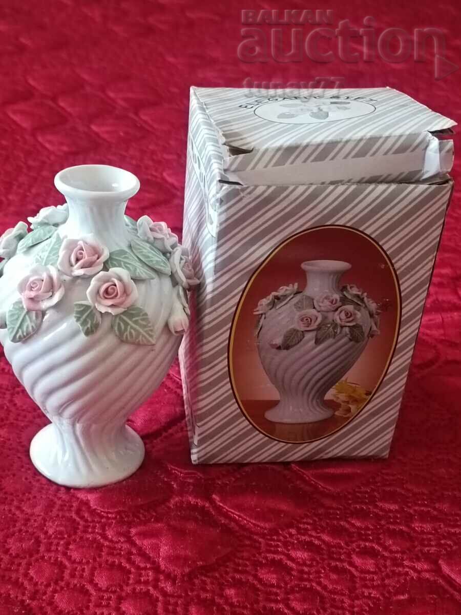 Beautiful novan vase in a box