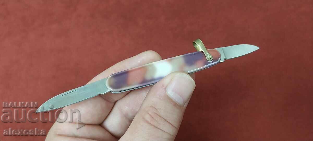 Collector's knife with price 17.00 BGN | € 8.69