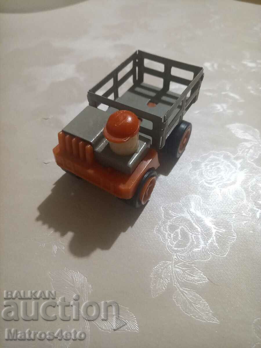 Παλιό φορτηγό παιχνίδι