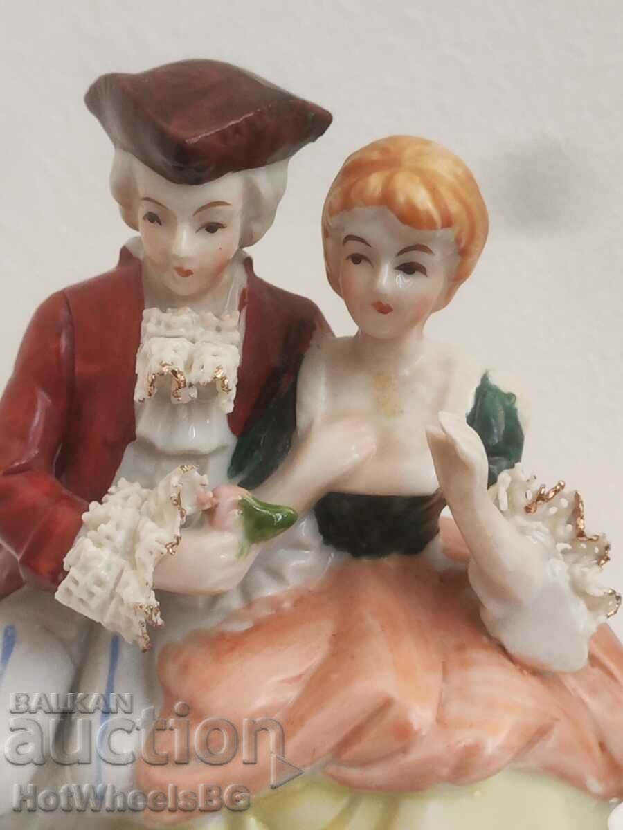 Порцеланова фигурка с цена 19.99 лв. | € 10.22 Порцеланова фигурка с цена 19.99 лв. | € 10.22