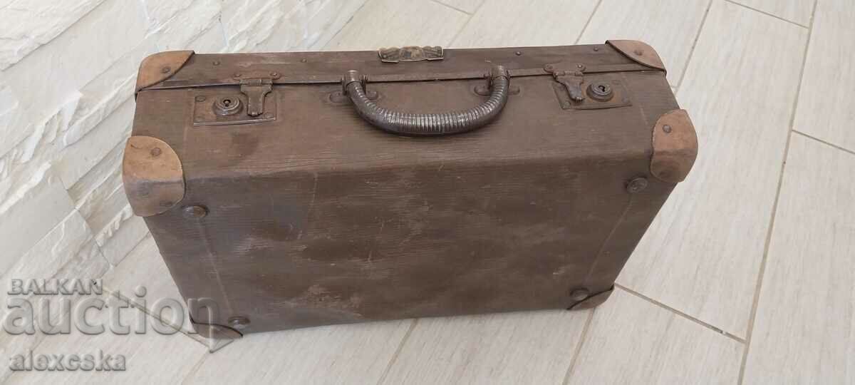 Auction Old suitcase - "Elephant" Auction Old suitcase - "Elephant"