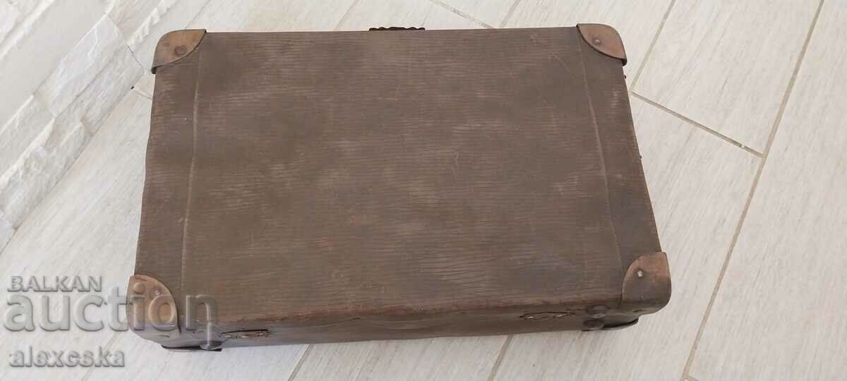 Delivery of Old suitcase - "Elephant" Delivery of Old suitcase - "Elephant"