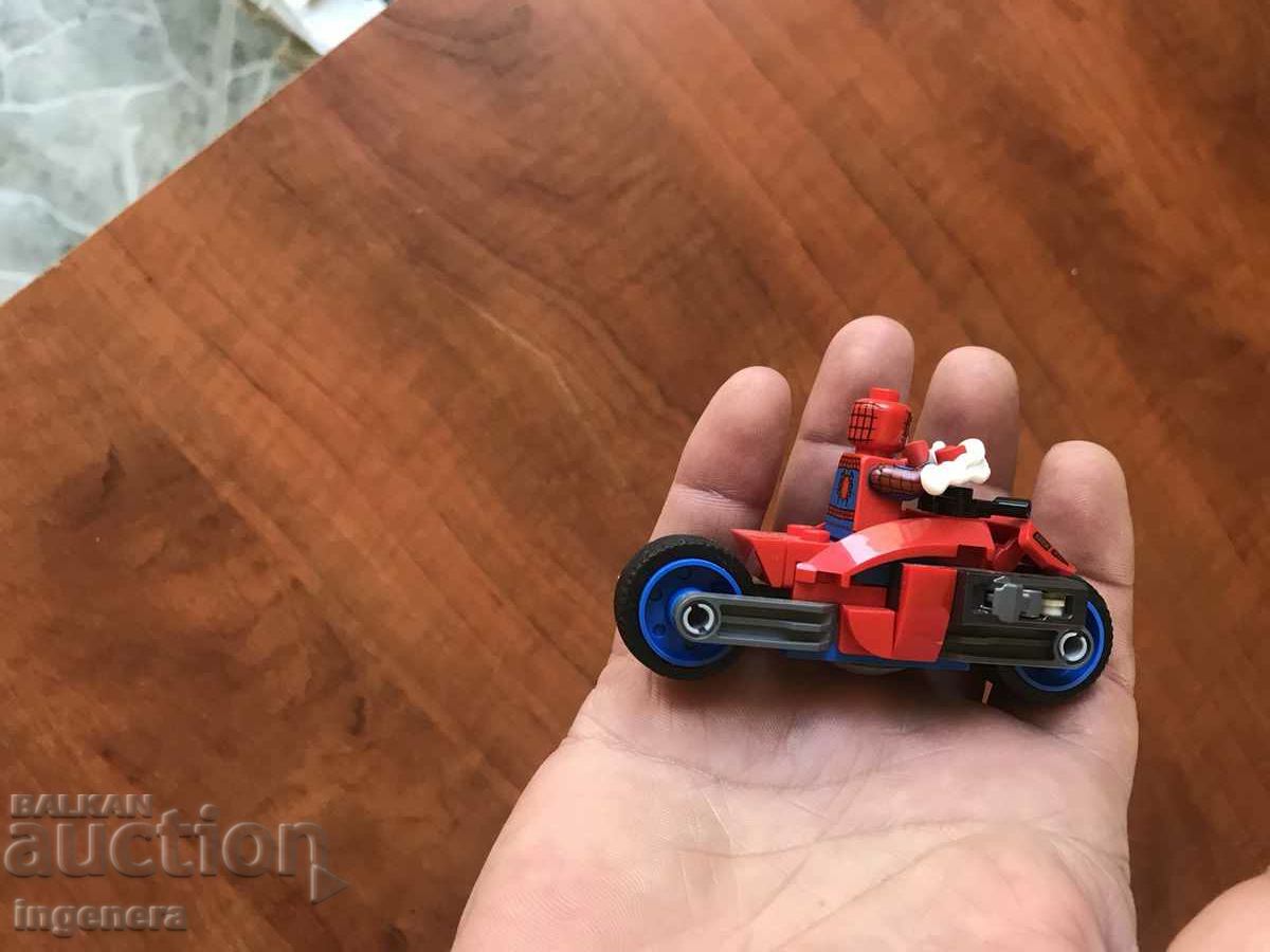 FIGURINE - 5 FIGURINE - 5