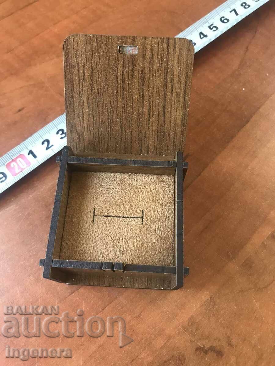 CUTIE CUTIE DE SI PENTRU INEL DE LEMN cu preț 4.00 BGN | € 2.05