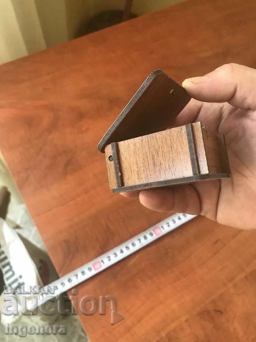 Livrarea CUTIE CUTIE DE SI PENTRU INEL DE LEMN