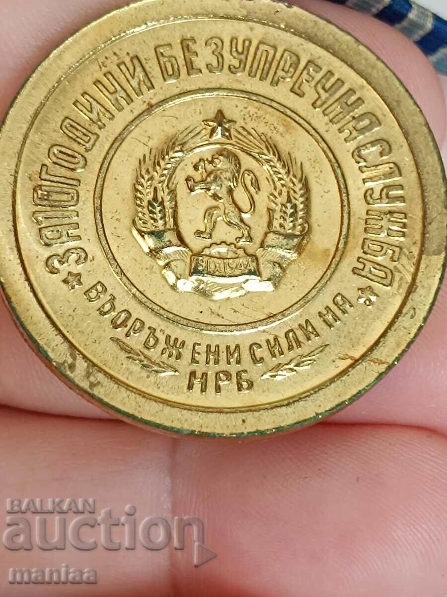 Delivery of Medal for 10 years of impeccable service Delivery of Medal for 10 years of impeccable service