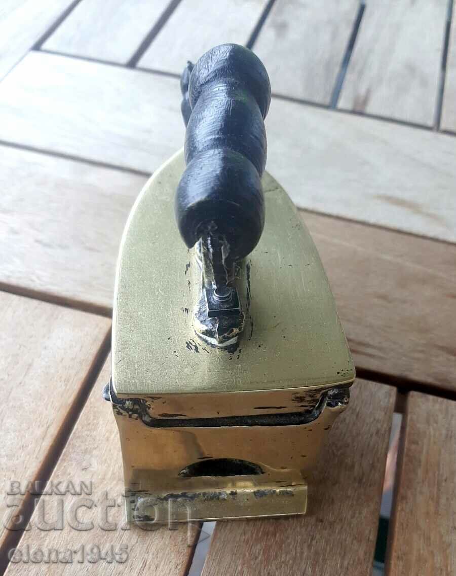 Auction Decorative iron Auction Decorative iron