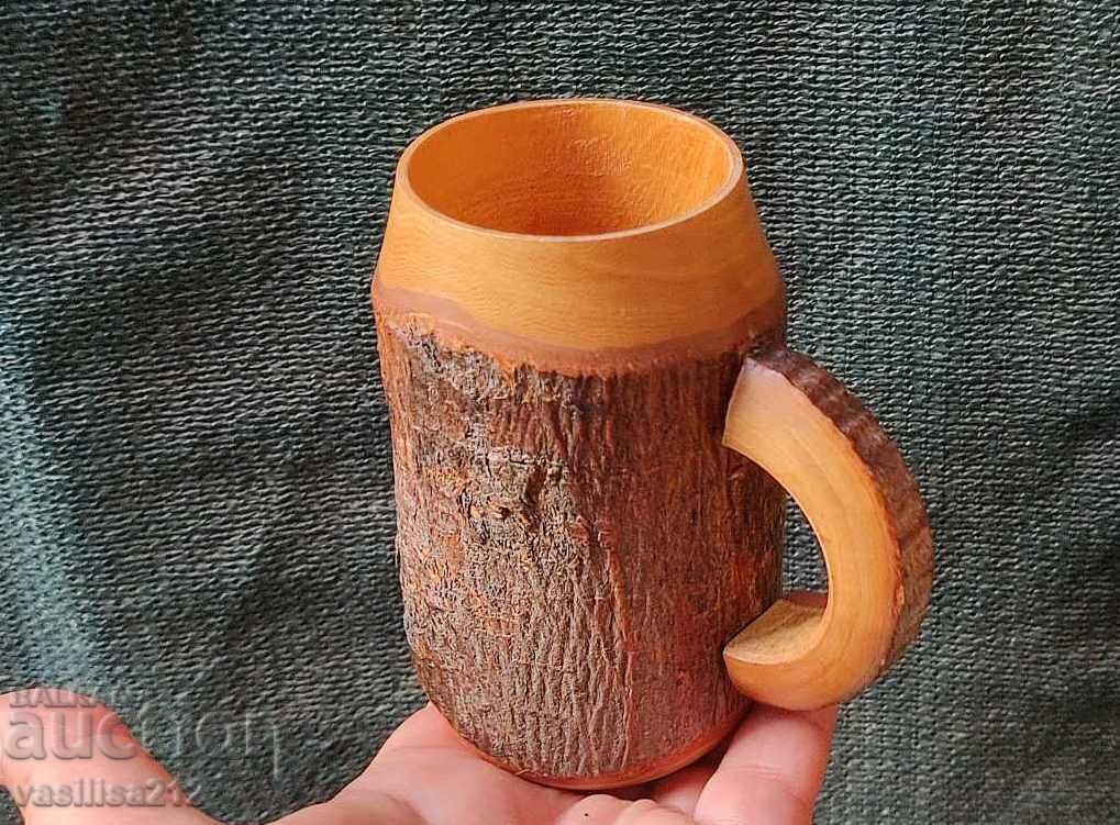 A mug made of wood