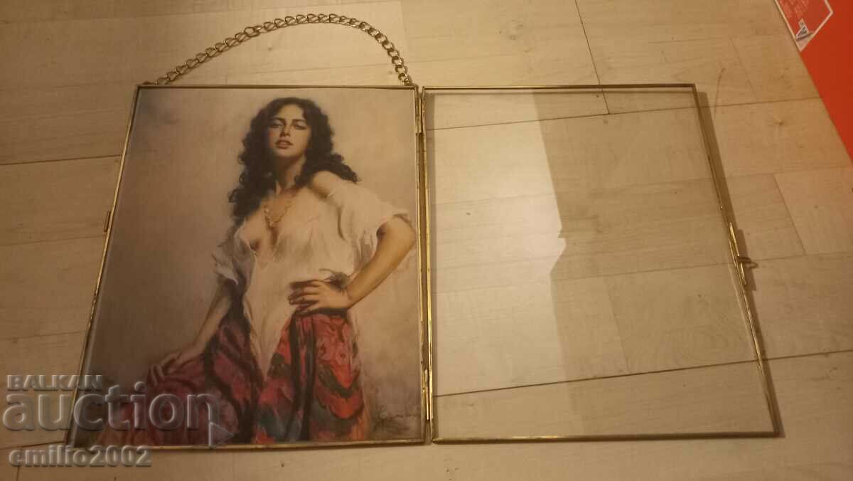 Pictures in a brass opening frame - 5 Pictures in a brass opening frame - 5