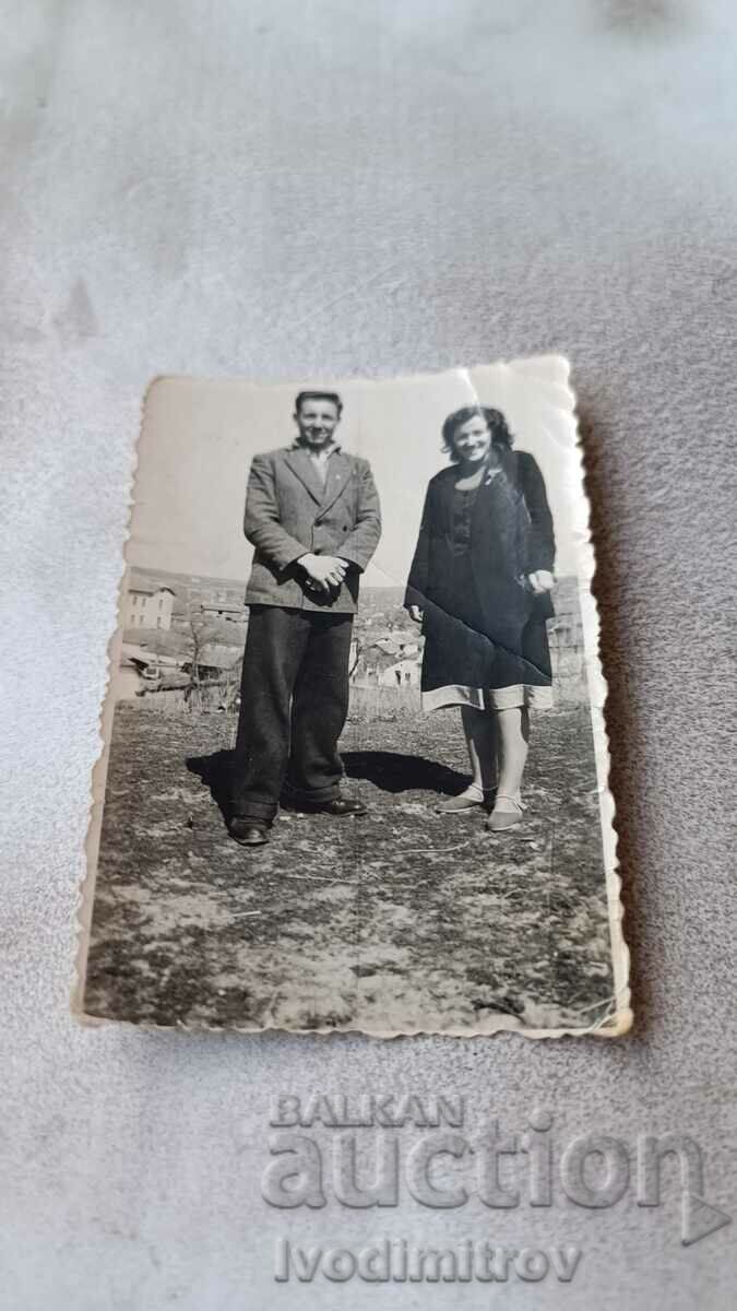 Φωτογραφία Progorelec Άνδρας και γυναίκα πάνω από το χωριό 1950