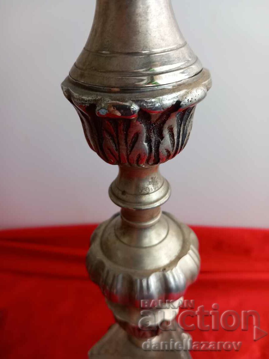 Licitație Sfeșnice mari ale BISERICII placate cu argint vechi 2 Licitație Sfeșnice mari ale BISERICII placate cu argint vechi 2