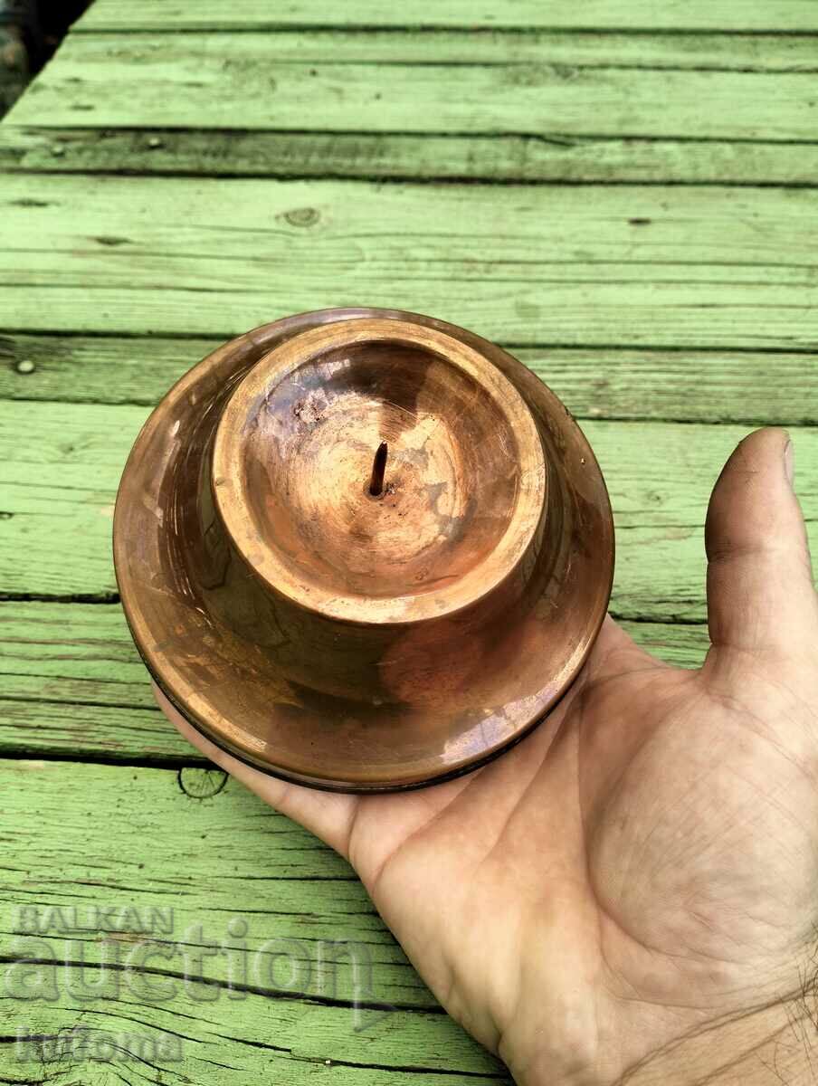 Доставка на Меден свещник Доставка на Меден свещник