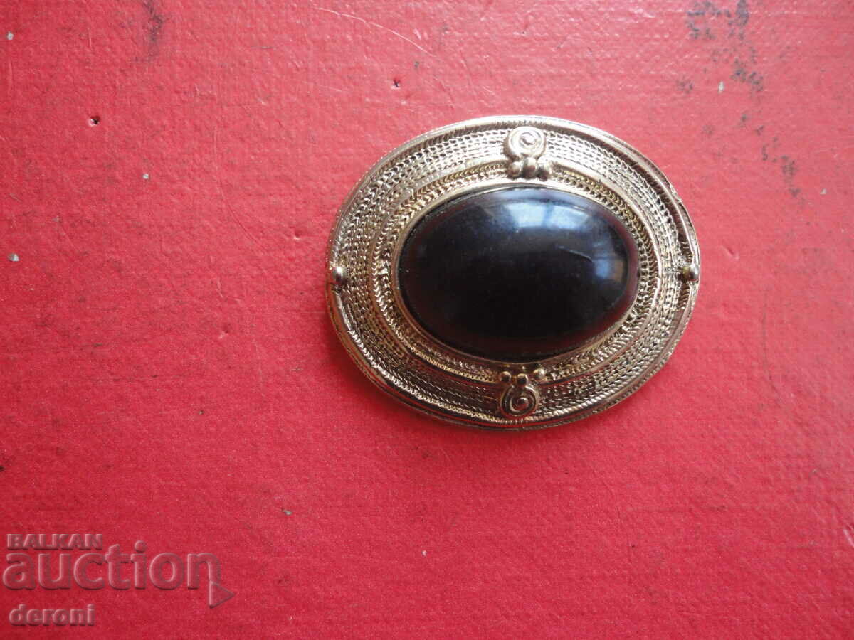 Gold-plated brooch with stone 67 with price 10.00 BGN | € 5.11 Gold-plated brooch with stone 67 with price 10.00 BGN | € 5.11