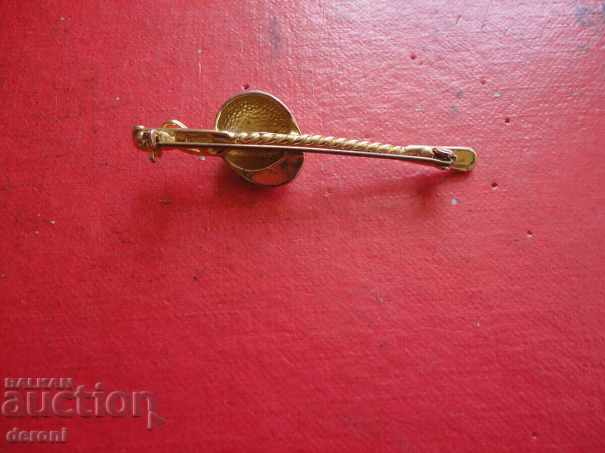 Gold Plated Badge Brooch Jockey Golf with price 10.00 BGN | € 5.11 Gold Plated Badge Brooch Jockey Golf with price 10.00 BGN | € 5.11