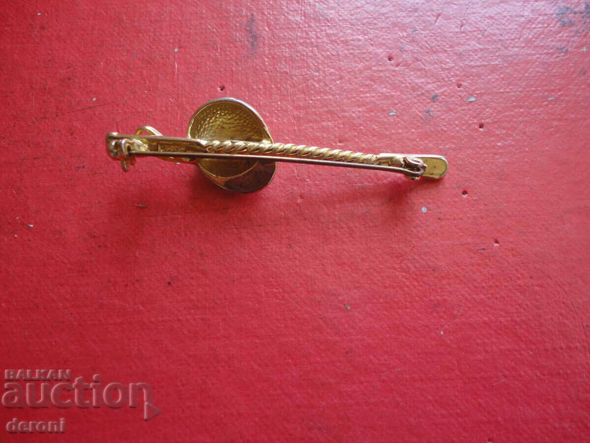 Auction Gold Plated Badge Brooch Jockey Golf Auction Gold Plated Badge Brooch Jockey Golf