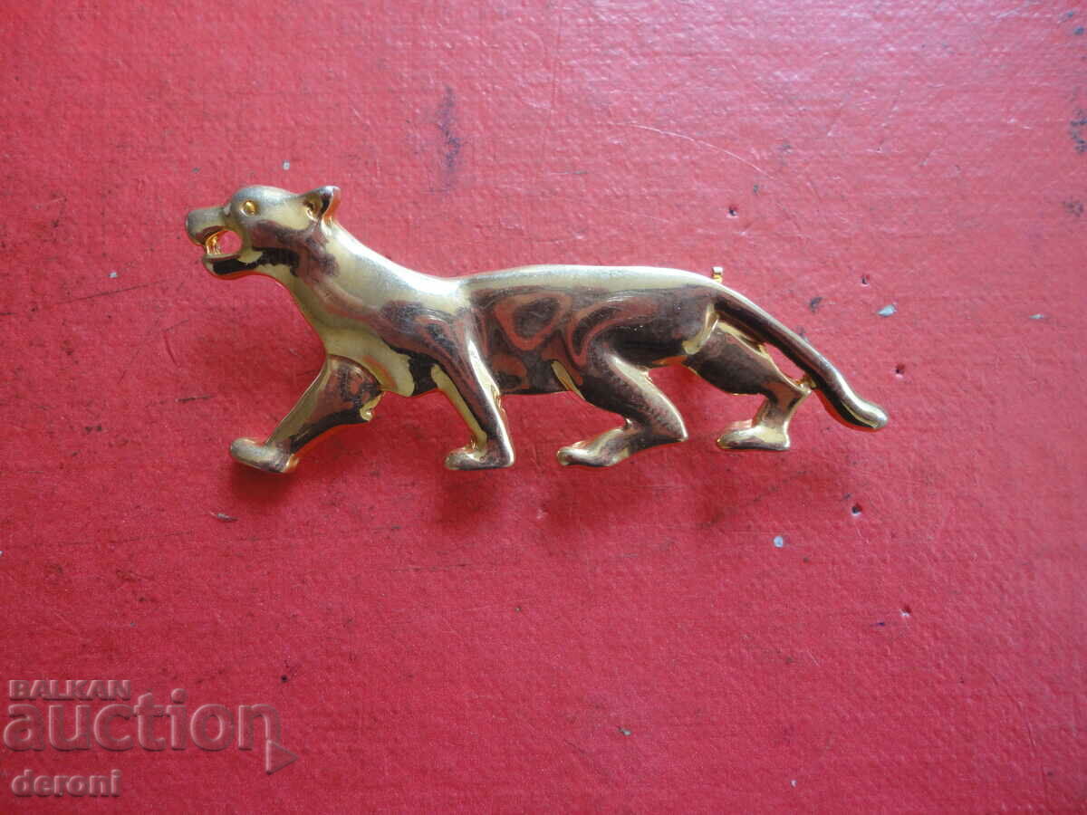 Auction Unique gold jaguar badge Auction Unique gold jaguar badge