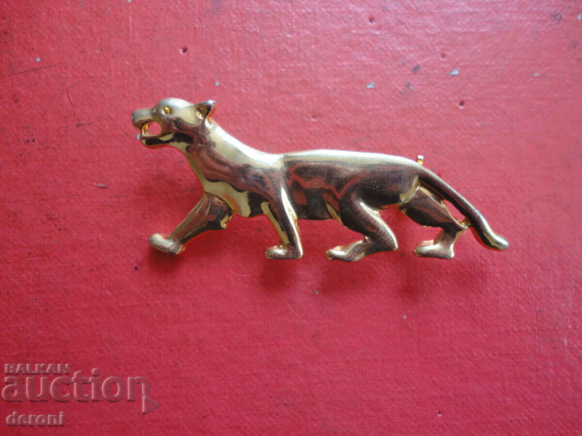 Unique gold jaguar badge - 6 Unique gold jaguar badge - 6