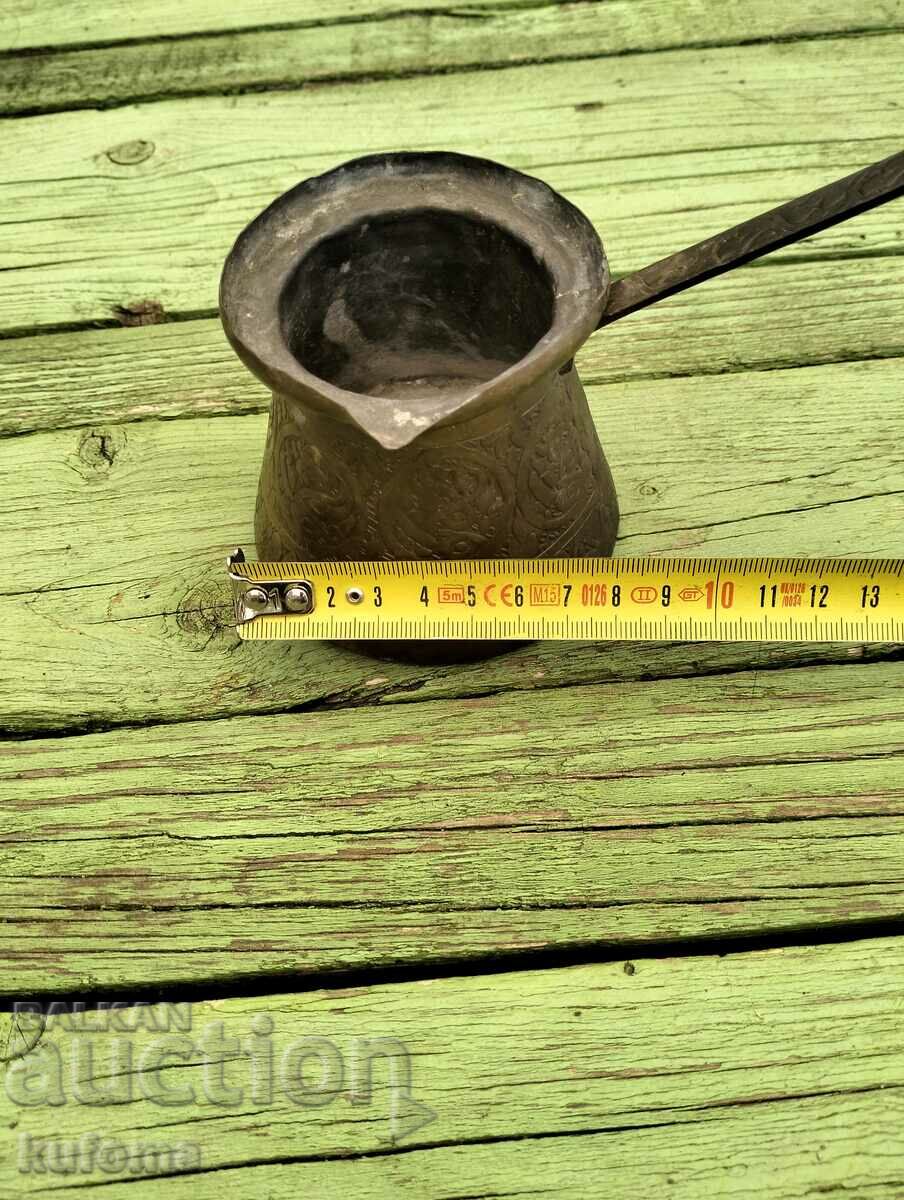 Auction  Copper cauldron