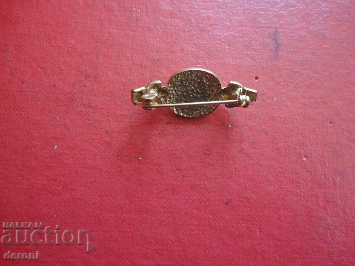 Gold-plated brooch with stones 73 - 5 Gold-plated brooch with stones 73 - 5