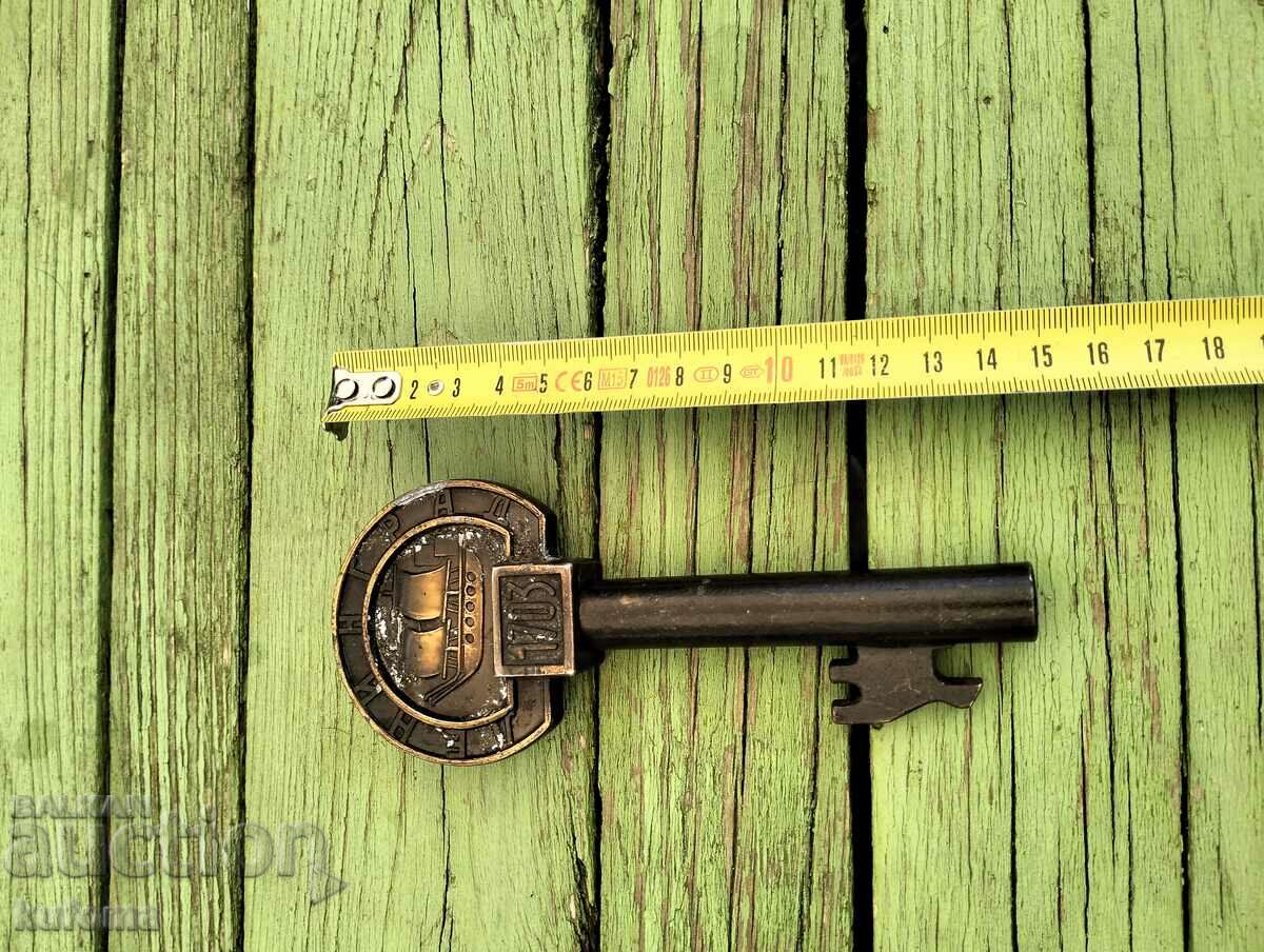 Аукцион Ключ тирбушон Аукцион Ключ тирбушон