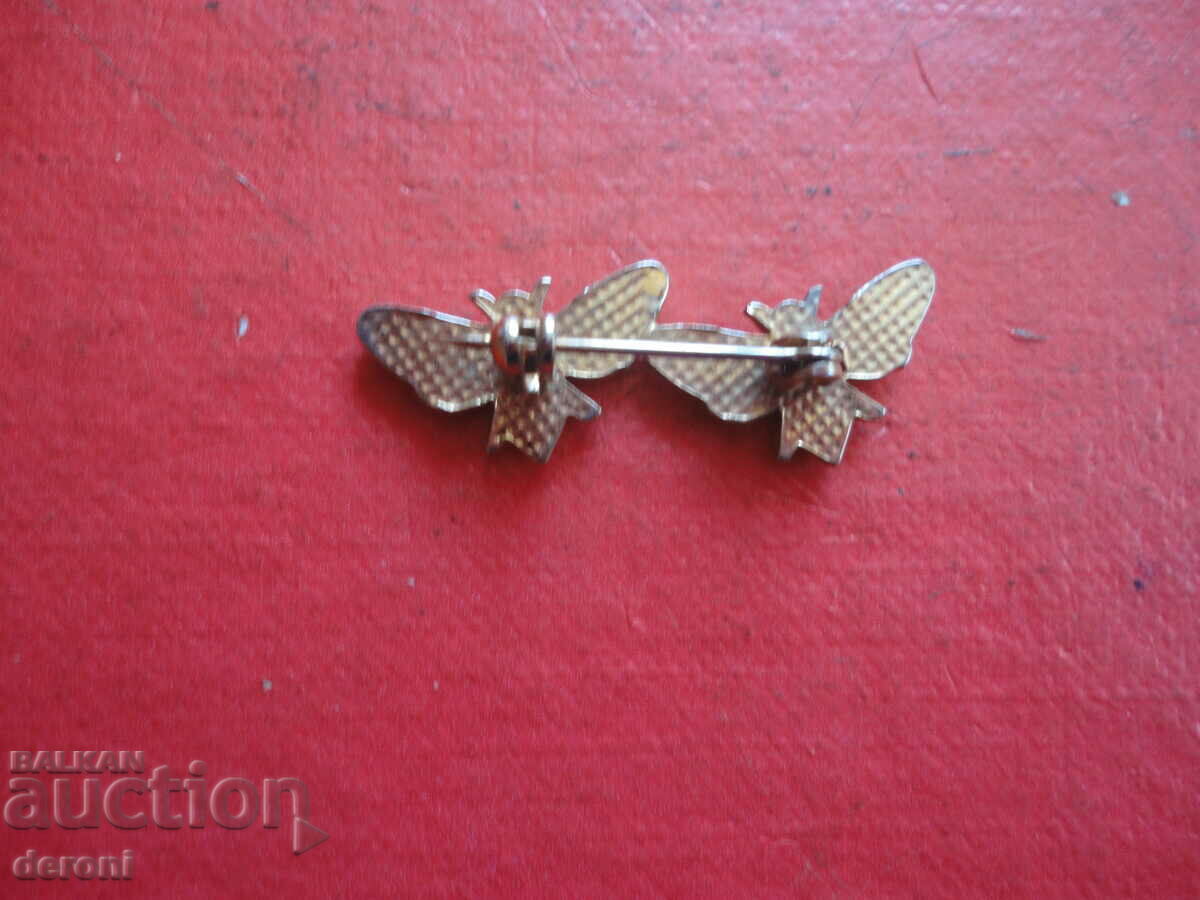 Доставка на Страхотна брошка с камъни 75 Доставка на Страхотна брошка с камъни 75