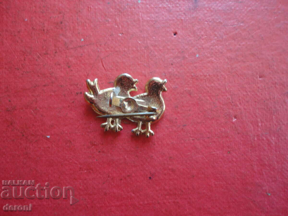 Delivery of A great brooch with enamel and stones 76 Delivery of A great brooch with enamel and stones 76