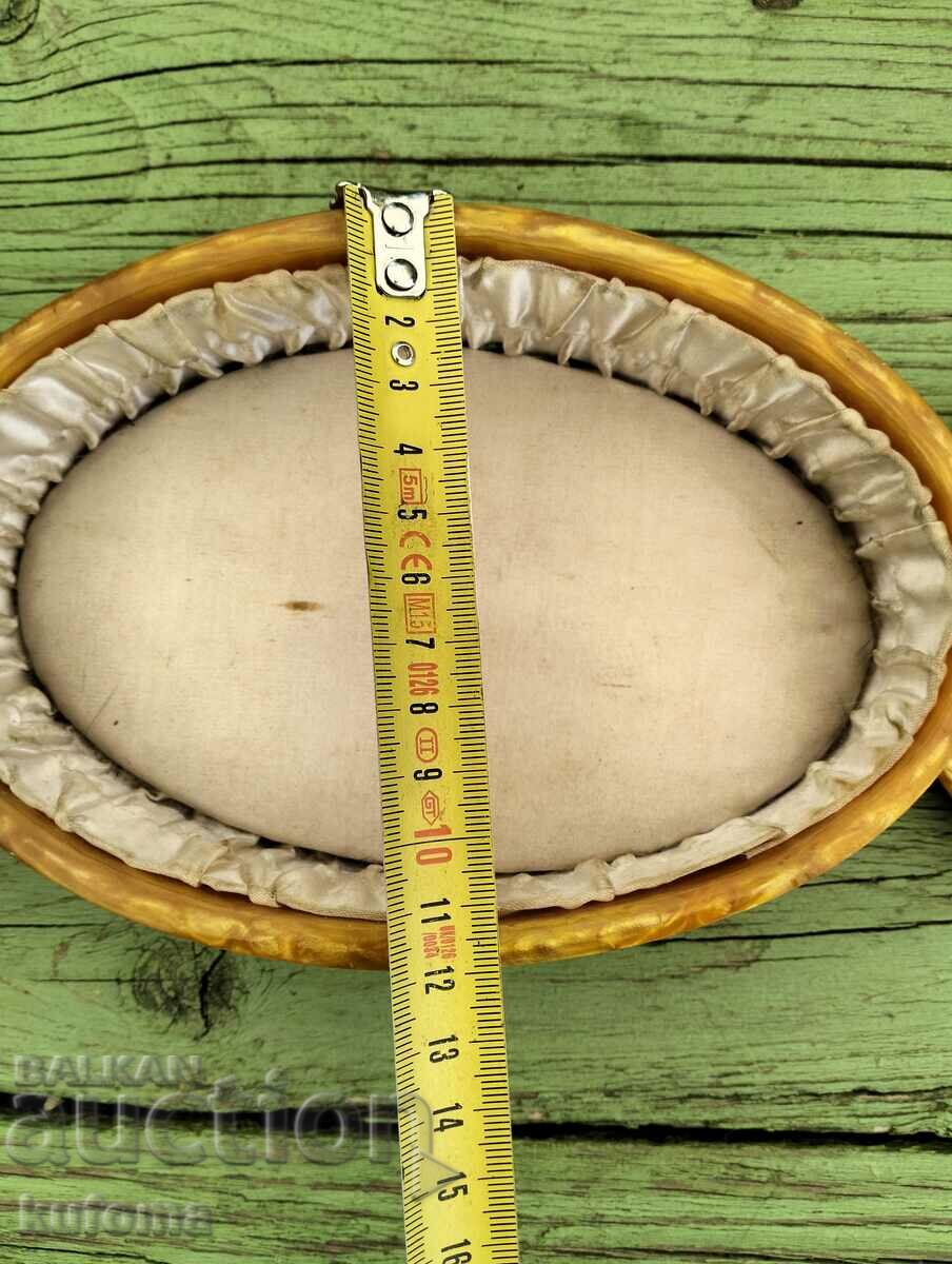 Auction Catalin jewelry box Auction Catalin jewelry box