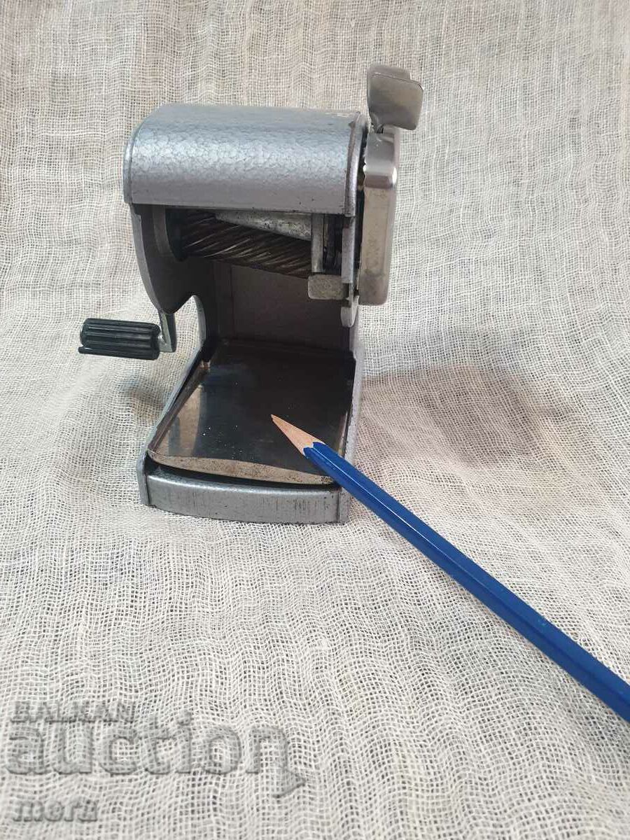 Old metal pencil sharpener - 7 Old metal pencil sharpener - 7