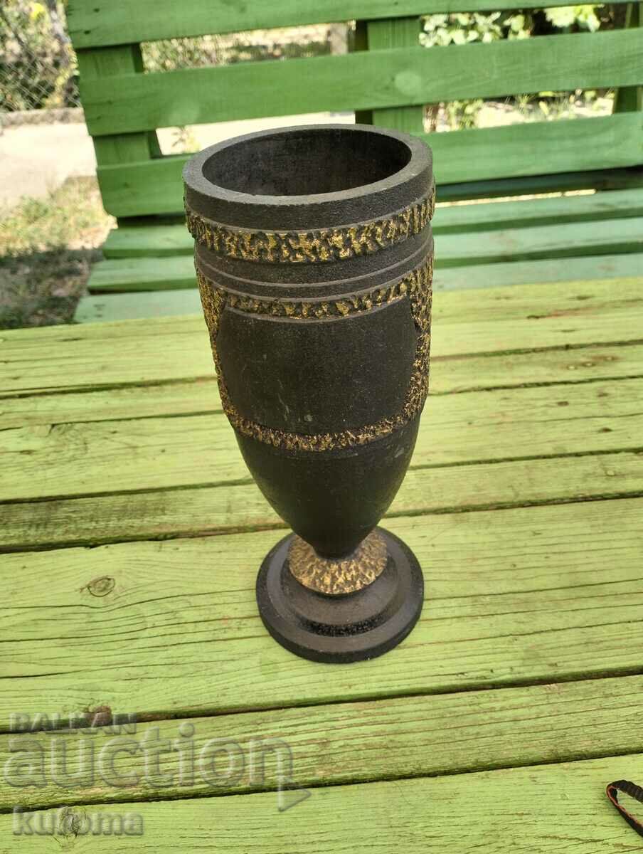 Delivery of German vase made of graphite coal Delivery of German vase made of graphite coal