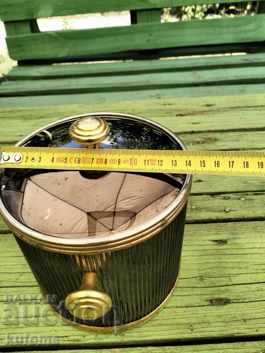 An old refrigerator - 6 An old refrigerator - 6