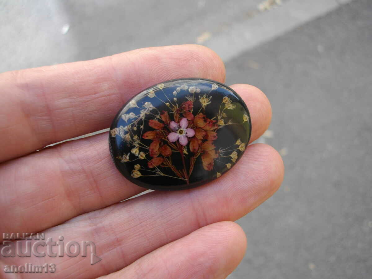 INTERESTING OLD BROOCH