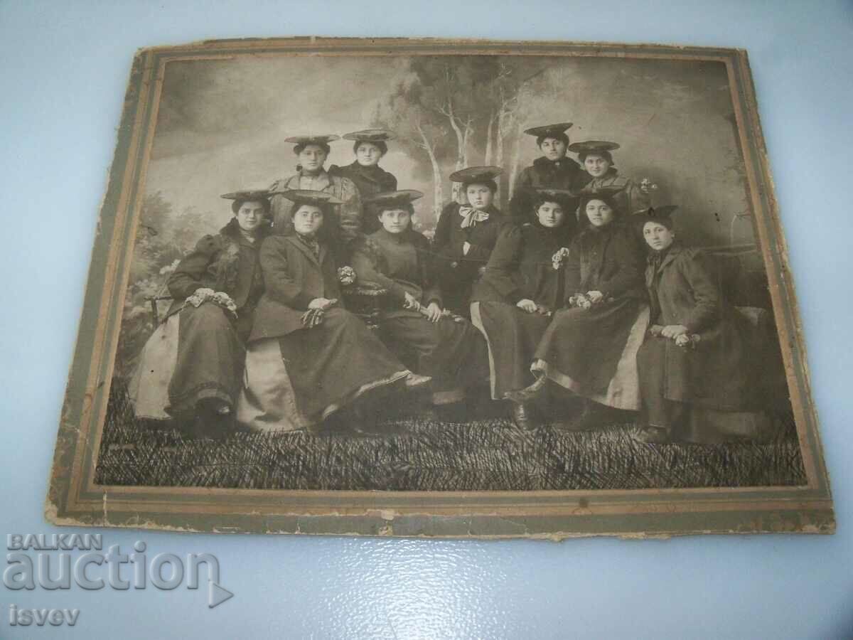 Delivery of Beautiful large old photo on cardboard, ladies collection Delivery of Beautiful large old photo on cardboard, ladies collection