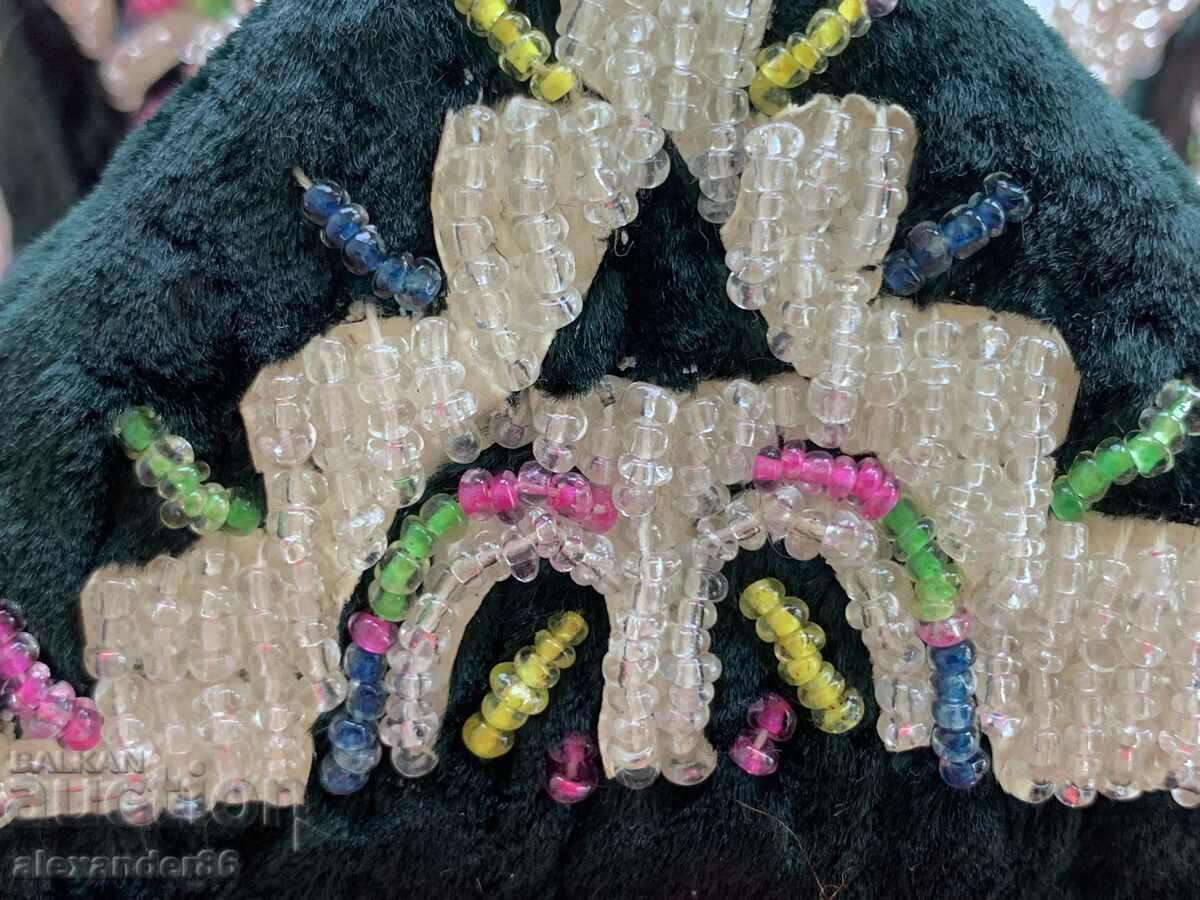 Delivery of Old Tubetteyka velvet beads Delivery of Old Tubetteyka velvet beads