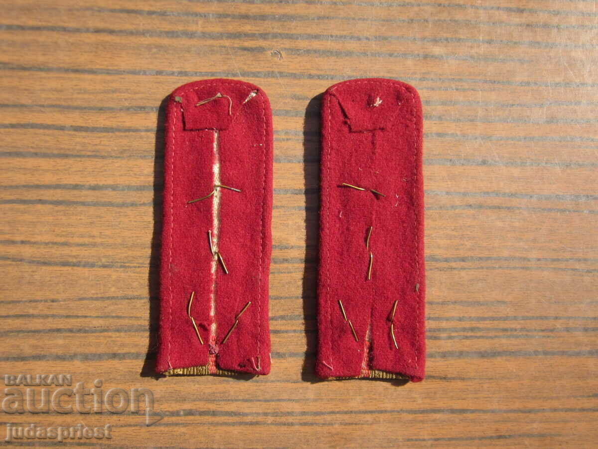 Auction old Bulgarian military epaulettes of a captain from the Sotsa Auction old Bulgarian military epaulettes of a captain from the Sotsa