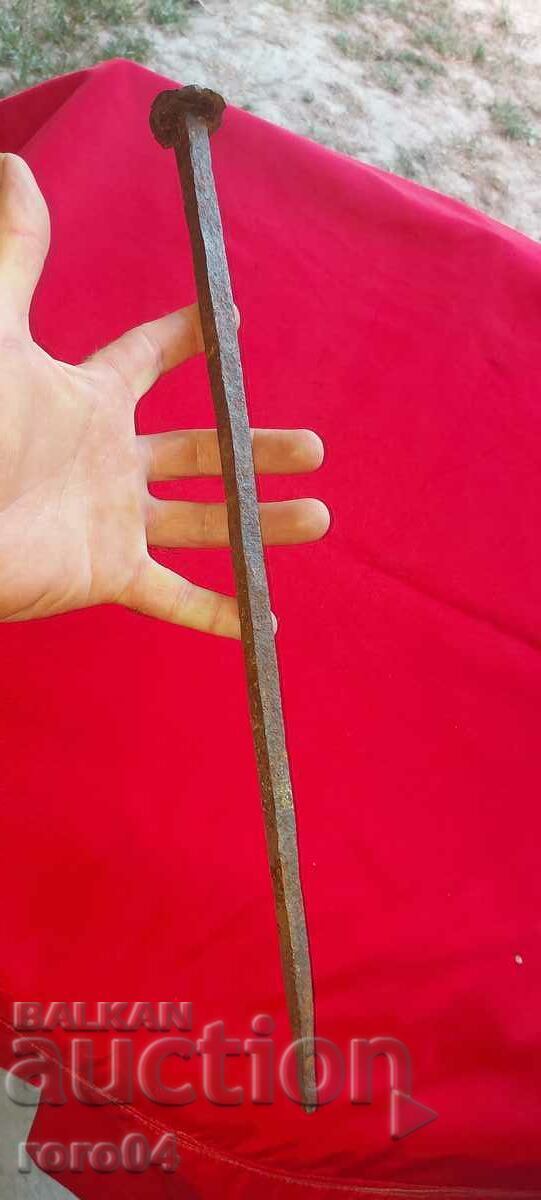 HUGE OLD HAND FORGED NAIL - XXL SIZE - 7