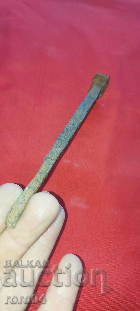 HAND FORGED NAIL - 6