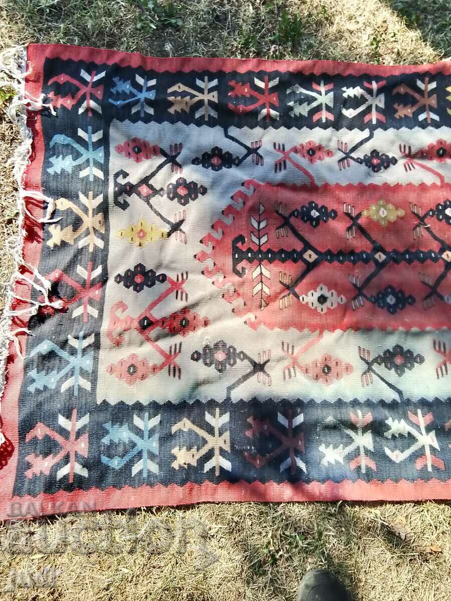 Аукцион Стар чипровски килим