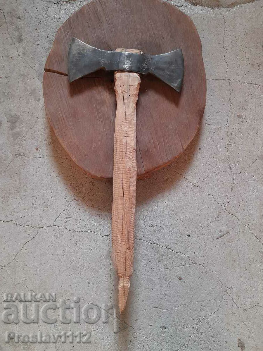 A unique double-edged axe