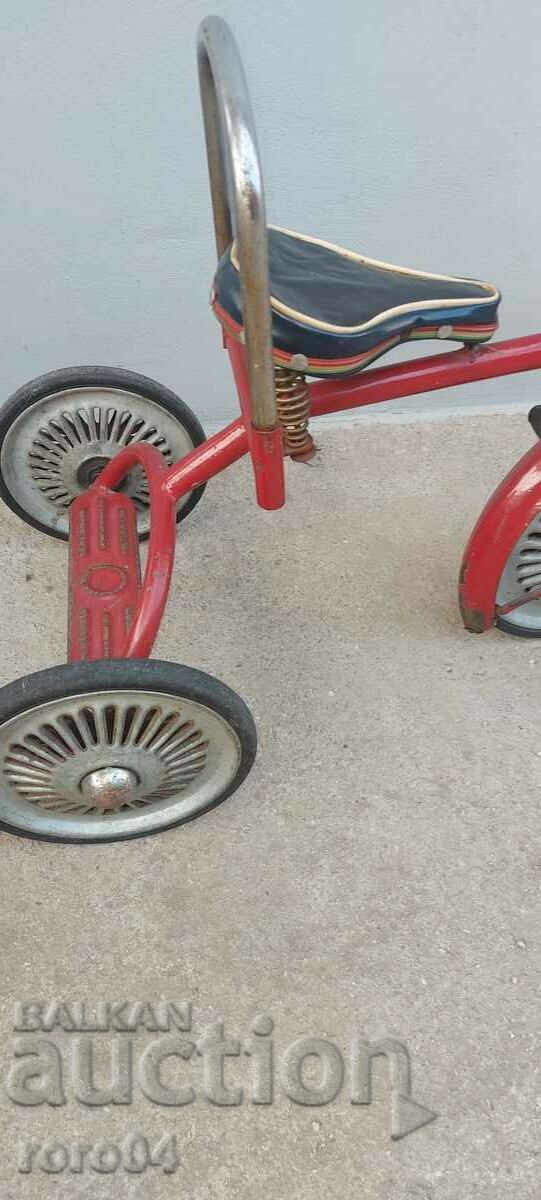 Auction  CHILDREN'S SOC. BICYCLE - TRIKE