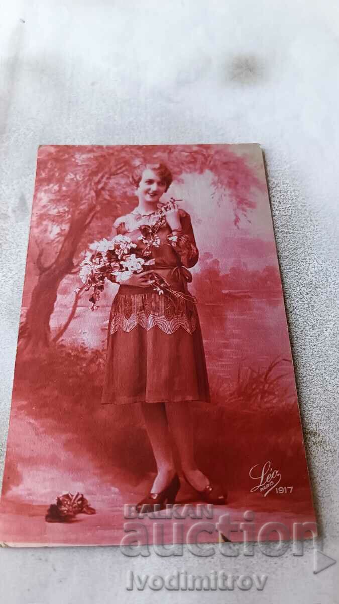 Пощенска картичка Младо момиче с букет цветя 1931