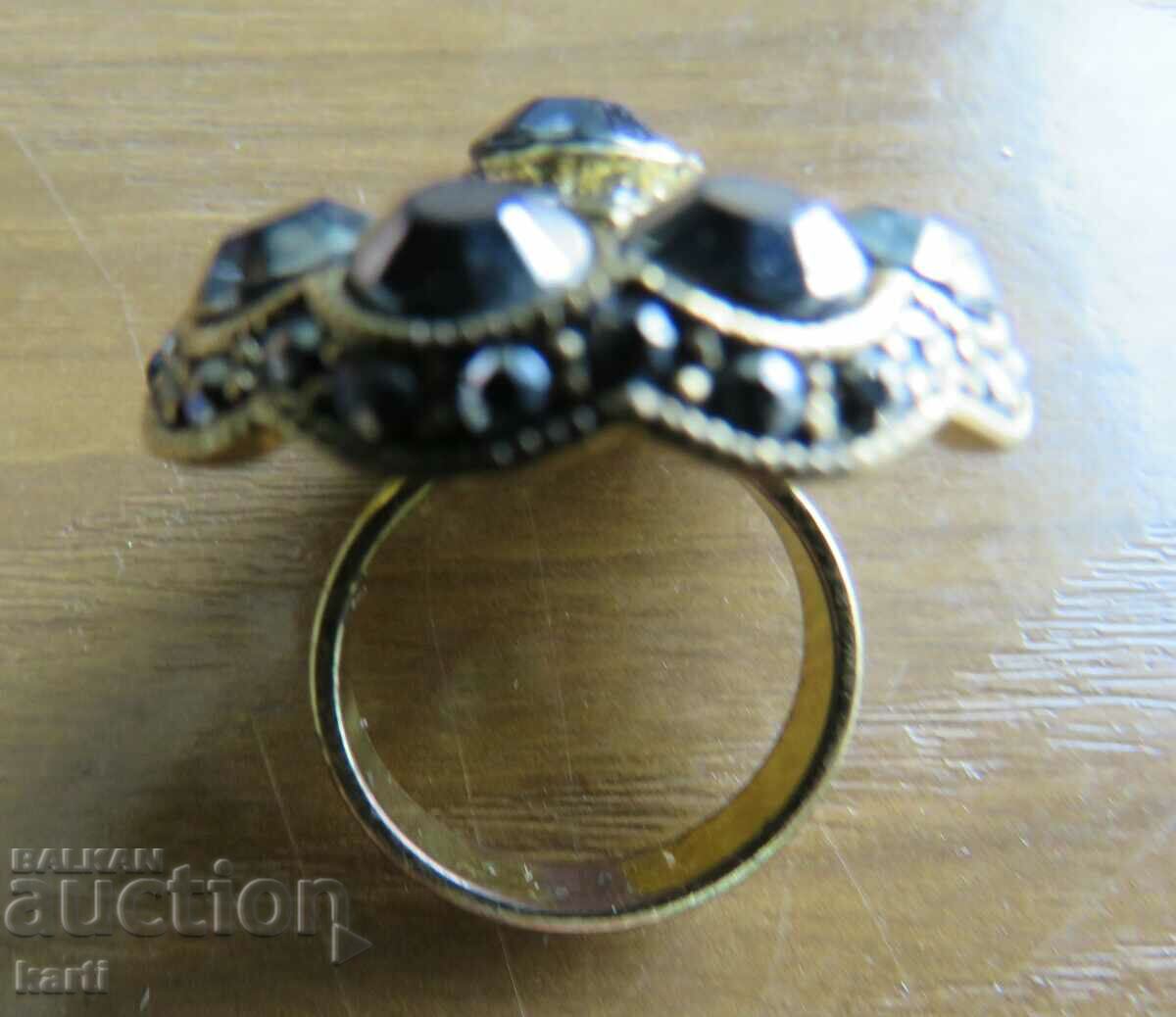 ΠΑΛΙΟ ΔΑΧΤΥΛΙΔΙ με τιμή 19.99 BGN | € 10.22 ΠΑΛΙΟ ΔΑΧΤΥΛΙΔΙ με τιμή 19.99 BGN | € 10.22