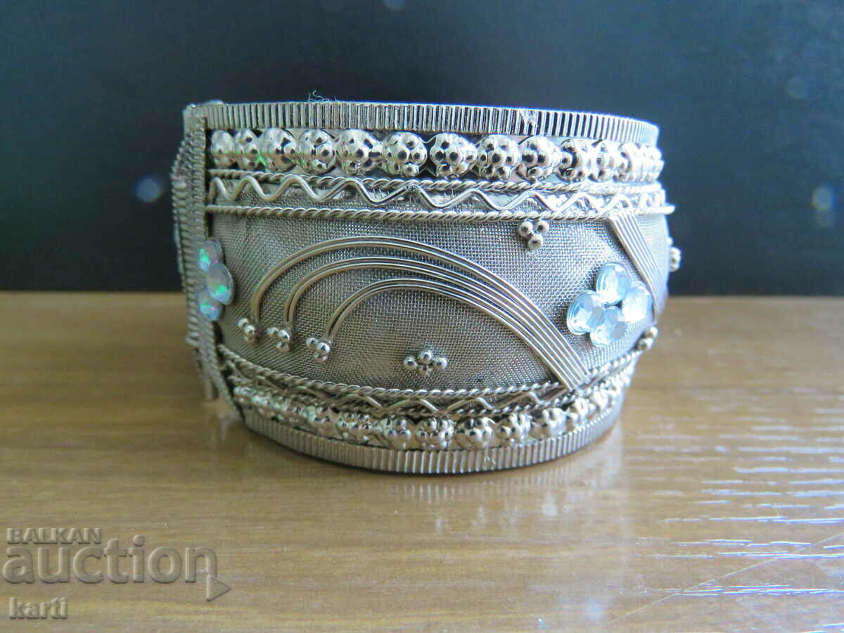 ΠΑΛΙΟ ΒΡΑΧΙΟΛΙ με τιμή € 14.99 | 29.32 BGN