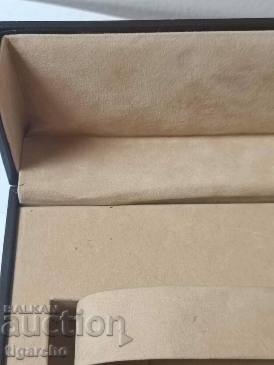 Δημοπρασία Κουτί ρολογιού Longines Δημοπρασία Κουτί ρολογιού Longines