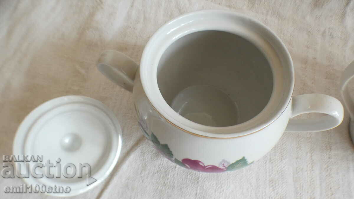 Delivery of Set of sugar bowl and teapot, old USSR porcelain Delivery of Set of sugar bowl and teapot, old USSR porcelain