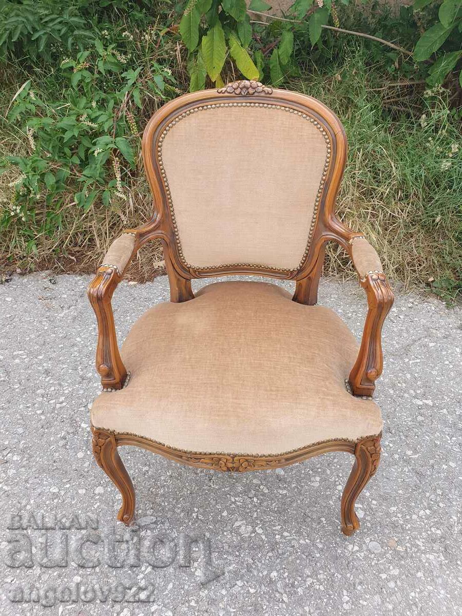 Όμορφη vintage καρέκλα από μασίφ ξύλο!!!