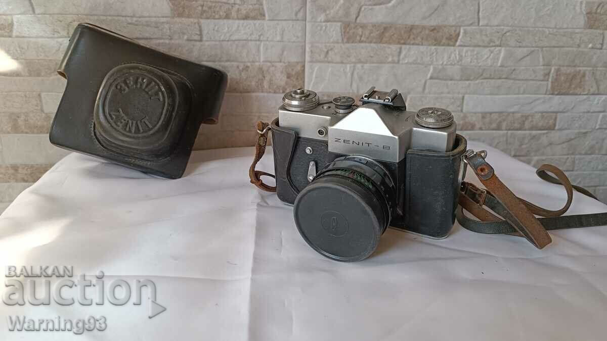 Стар механичен фотоапарат Zenit B - 1980г.